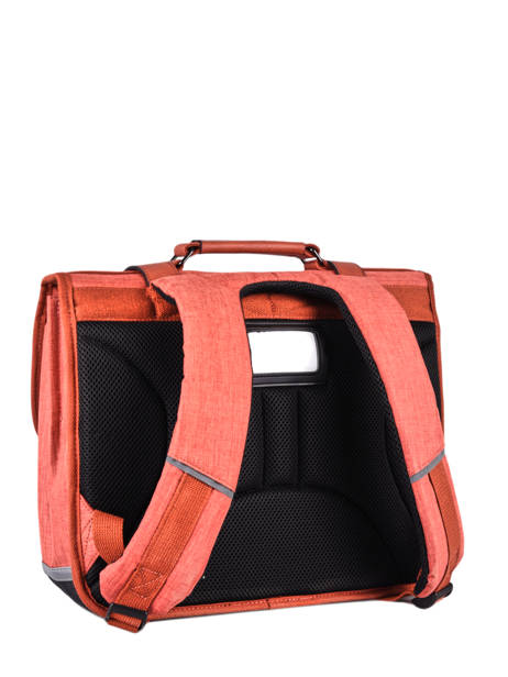 Boekentas 2 Compartimenten Cameleon Roze vintage color Deze schooltas uit de Vintage collectie van het merk Caméléon heeft een breedte van 35 cm. Ideaal voor de kleuterklas en het eerste leerjaar. Dit model heeft een duidelijke vintage look, dankzij de twee voorvakjes en de riempjes met gesp. Deze boekentas beschikt over twee compartimenten, die schriftjes (24x32 cm) en andere kleine spulletjes kunnen bevatten. Onder de overslagflap bevindt zich ook een uniek opbergvak, met daarin een gratis liniaal! De twee vakjes met rits vooraan zijn ideaal om een snack of zakdoek in op te bergen. Dit model beschikt ook over een naamlabel, en kan makkelijk gesloten worden dankzij een dubbel kliksysteem. Voor optimaal comfort zijn de rugzijde en schouderbandjes extra gewatteerd. Dankzij enkele reflectoren kan uw kind zich ook veilig in het verkeer begeven. Vintage op z'n mooist! ander zicht 7